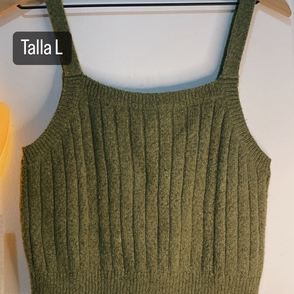 Top - Picture 4 of 16